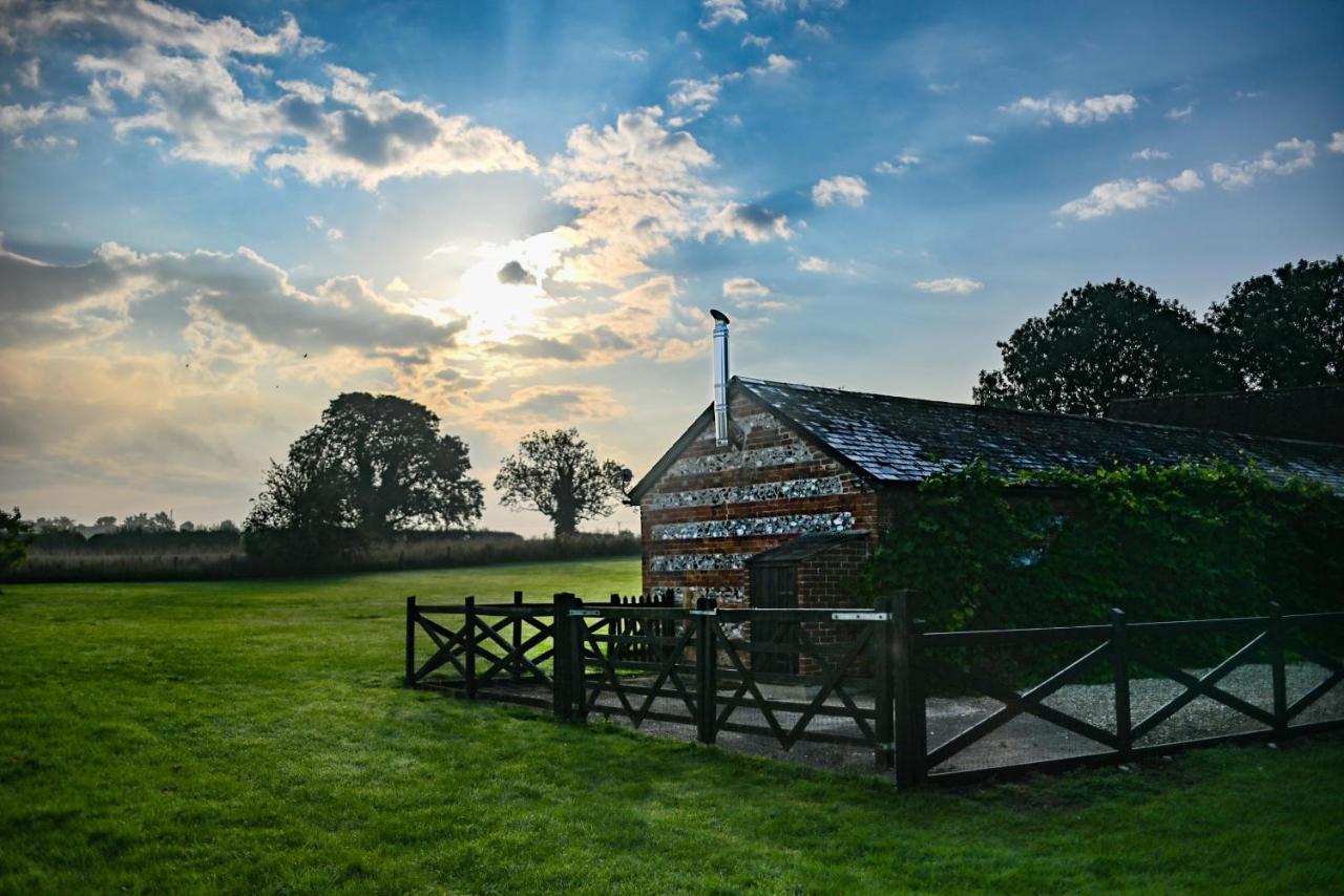 Villa The Tool Shed Wimborne Minster Exterior foto